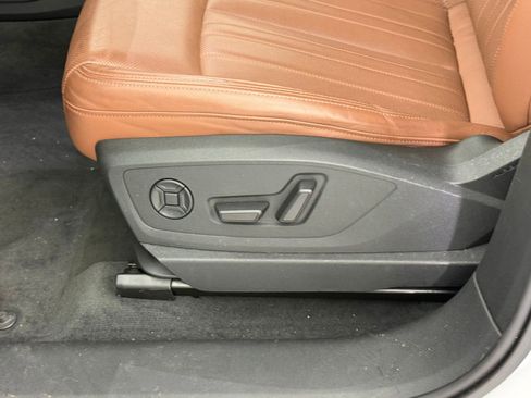 Used 2024 Audi Q8 e-tron Premium Plus image 14