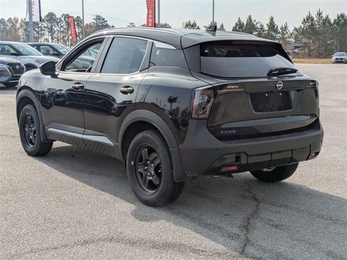 New 2026 Nissan Kicks SV image 5