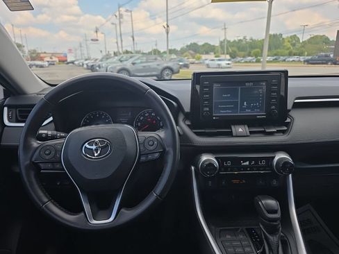 Certified 2020 Toyota RAV4 XLE w/ Convenience Package AWD/4WD image 13