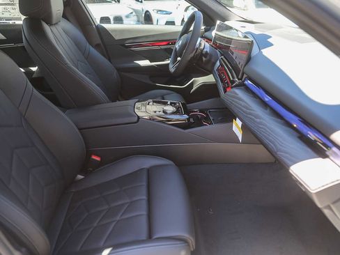 New 2026 BMW 550e xDrive w/ Premium Package image 13