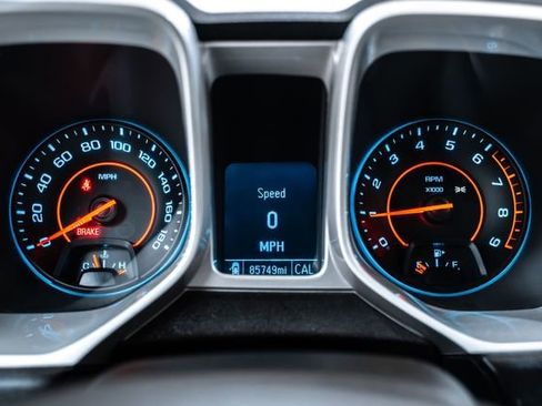 Used 2015 Chevrolet Camaro SS w/ SS Performance Package image 28