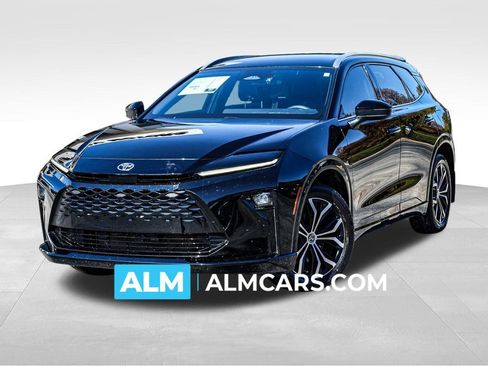 Used 2025 Toyota Crown Signia image 1