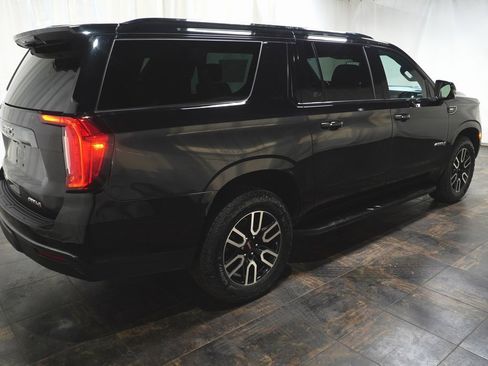 Used 2022 GMC Yukon XL AT4 image 4
