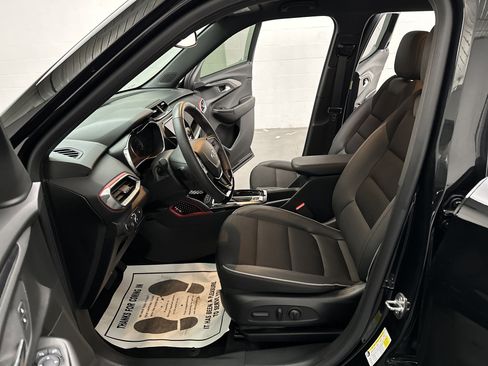 Used 2023 Chevrolet TrailBlazer RS w/ Technology Package image 15