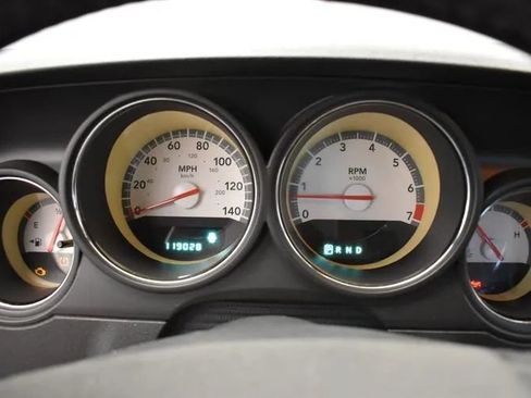 Used 2010 Dodge Challenger SE RWD image 21