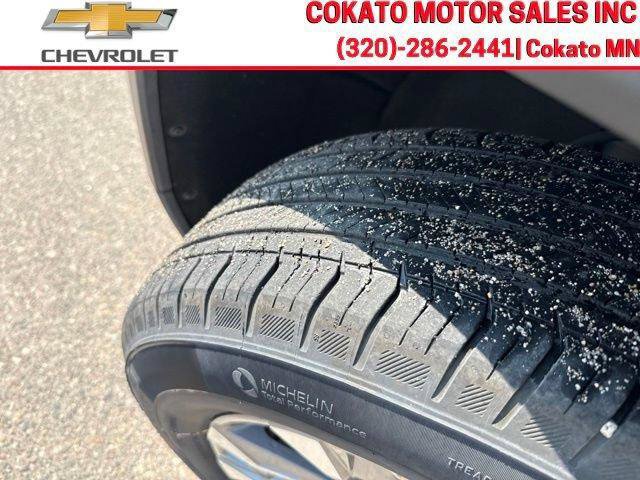 Used 2026 Chevrolet Equinox LT AWD/4WD image 9