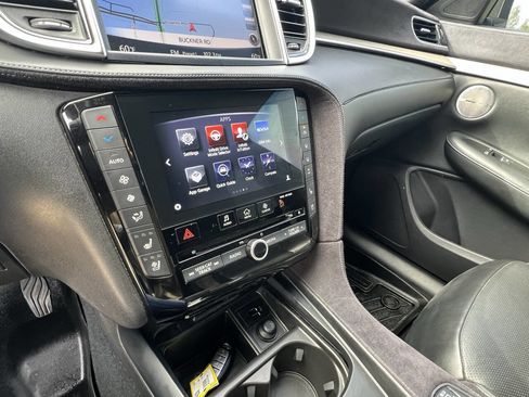 Used 2019 INFINITI QX50 Essential w/ Sensory Package image 38