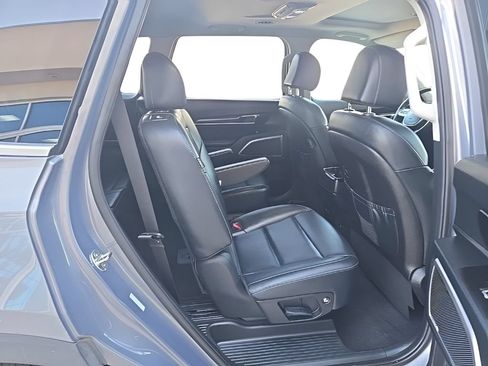 Used 2025 Kia Telluride S AWD/4WD image 26