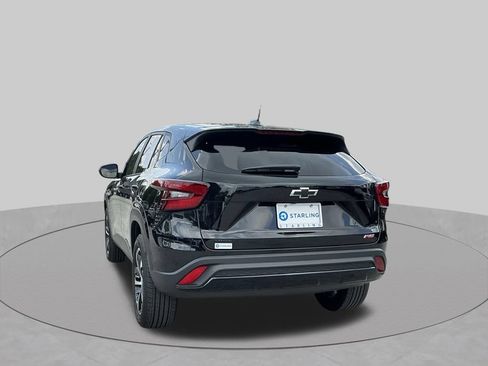 Used 2024 Chevrolet Trax RS FWD image 12