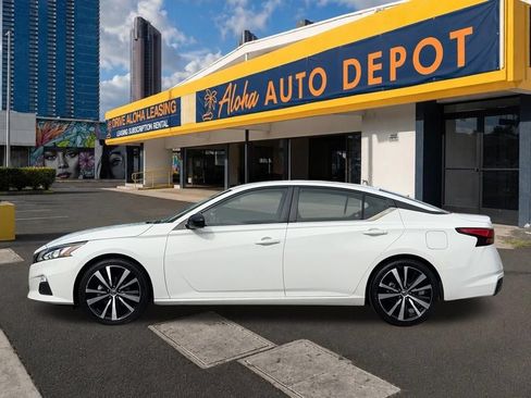 Used 2021 Nissan Altima 2.5 SR FWD image 2