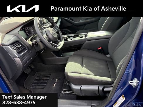 Used 2023 Nissan Rogue S image 16