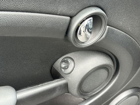 Used 2011 MINI Cooper Hardtop image 15