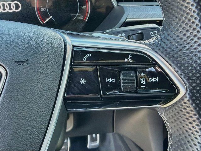 Used 2024 Audi SQ8 e-tron Premium Plus AWD/4WD image 36