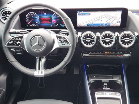 Certified 2025 Mercedes-Benz GLA 250 4MATIC image 72