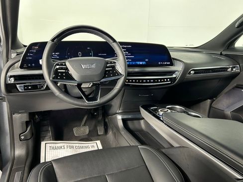 Used 2023 Cadillac Lyriq AWD image 19