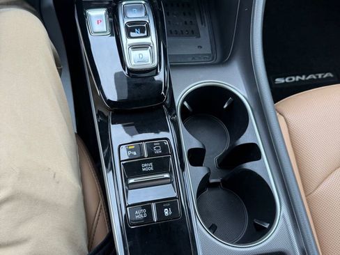 Used 2022 Hyundai Sonata Limited image 22