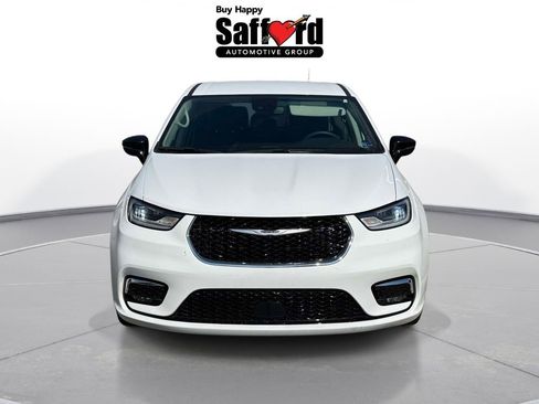 Used 2024 Chrysler Pacifica Touring-L FWD image 8
