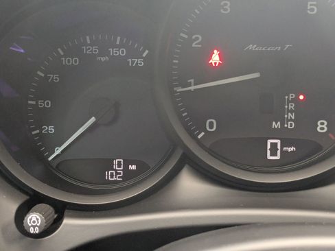 Used 2025 Porsche Macan Turbo image 17