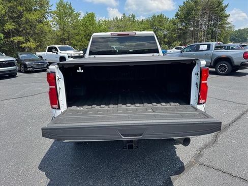 Used 2024 Chevrolet Silverado 3500 LTZ w/ LTZ Convenience Package AWD/4WD image 10