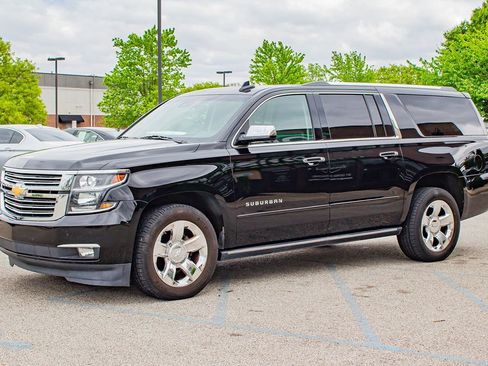 Used 2017 Chevrolet Suburban Premier AWD/4WD image 3