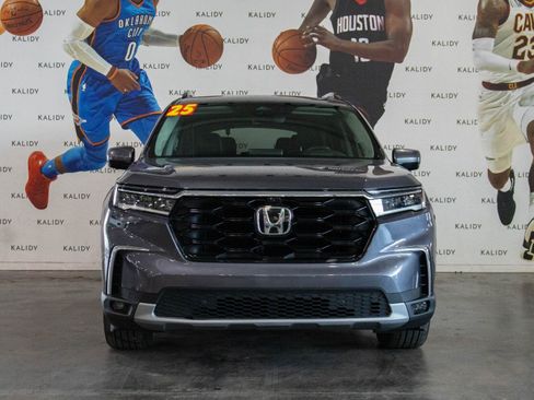 Used 2025 Honda Pilot Elite image 21