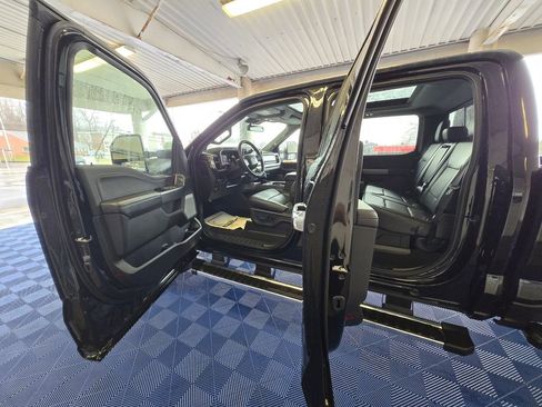 Used 2025 Ford F250 Lariat w/ Chrome Package image 23