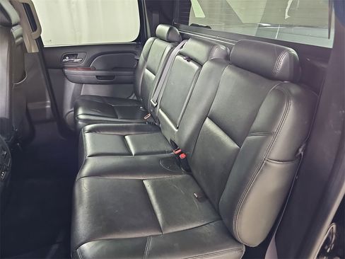 Used 2012 Chevrolet Avalanche LTZ image 20