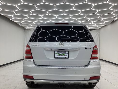 Used 2011 Mercedes-Benz GL 550 4MATIC image 9