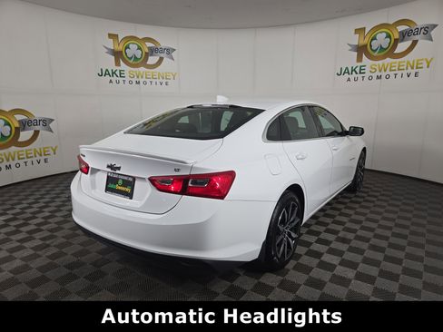 Used 2018 Chevrolet Malibu LT image 9