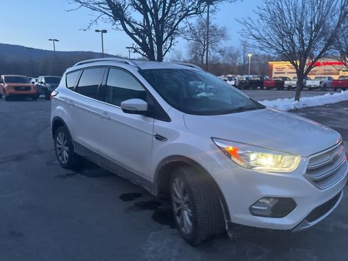 Used 2018 Ford Escape Titanium image 5
