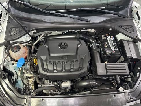 Used 2018 Volkswagen Passat 2.0T R-Line FWD image 5