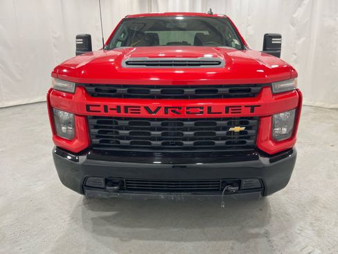 Used 2022 Chevrolet Silverado 2500 Custom w/ Custom Value Package image 3