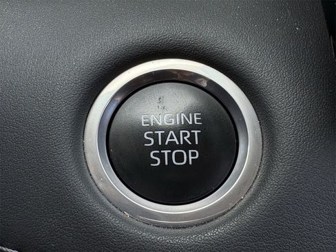 Used 2024 Toyota Highlander Platinum image 22