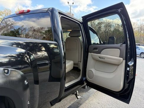 Used 2014 Chevrolet Silverado 2500 LTZ w/ LTZ Plus Package image 20