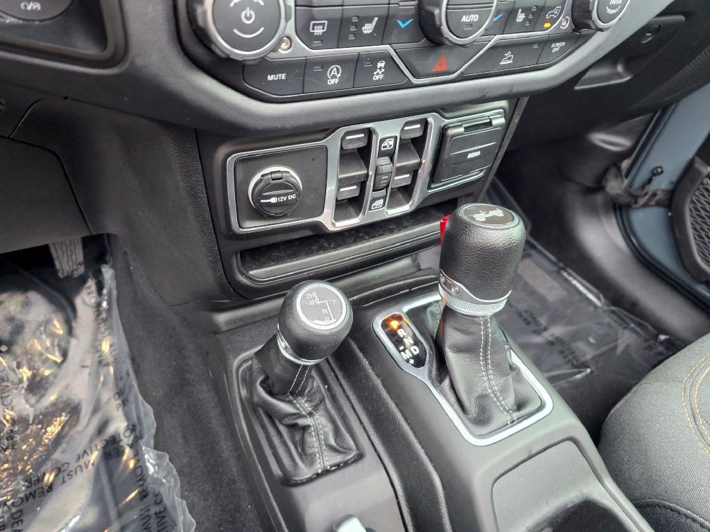 Used 2026 Jeep Wrangler Unlimited Sahara AWD/4WD image 25