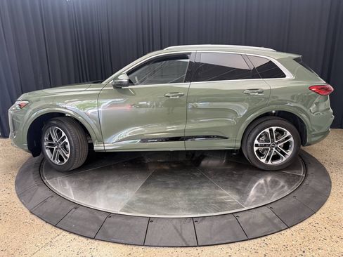 Used 2025 Audi Q5 Premium Plus w/ Premium Plus AWD/4WD image 4
