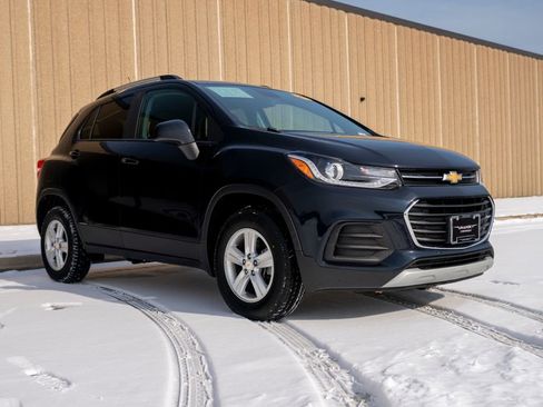 Certified 2021 Chevrolet Trax LT w/ Driver Confidence Package image 2