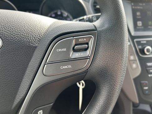 Used 2017 Hyundai Santa Fe Sport image 16