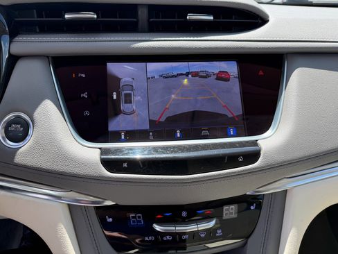 Used 2023 Cadillac XT5 Premium Luxury w/ Technology Package FWD image 11