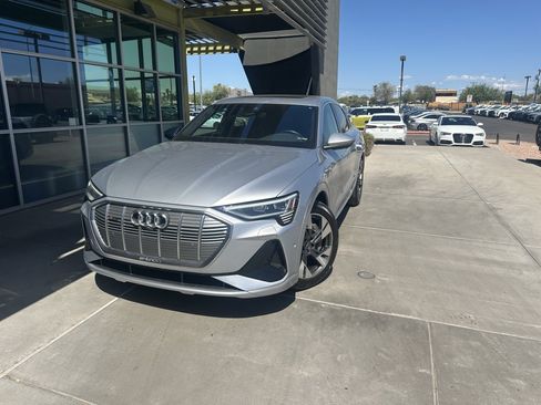 Used 2023 Audi e-tron Premium Plus w/ Premium Plus Package AWD/4WD image 2