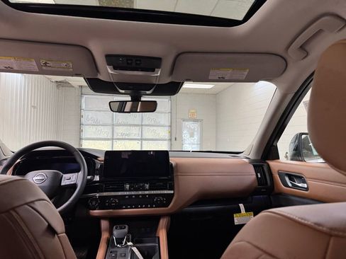 New 2026 Nissan Pathfinder Platinum image 23