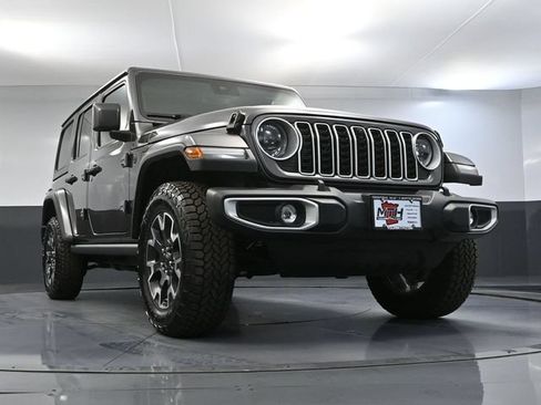 Used 2025 Jeep Wrangler Unlimited Sahara w/ Technology Group AWD/4WD image 52