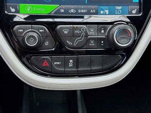 Used 2019 Chevrolet Bolt Premier w/ Infotainment Package FWD image 12