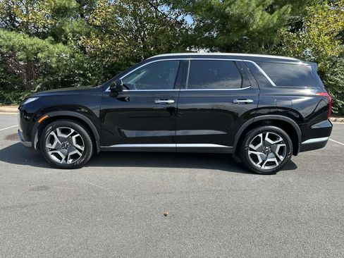 Used 2024 Hyundai Palisade Limited FWD image 3