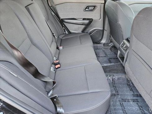 Used 2023 Nissan Rogue S image 18