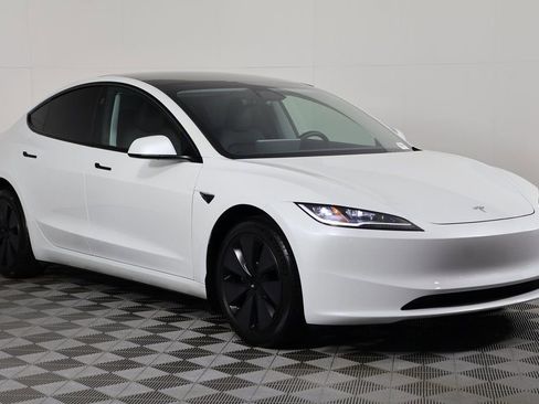 Used 2025 Tesla Model 3 Long Range RWD image 3
