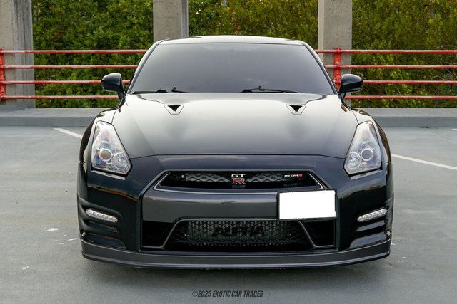Used 2014 Nissan GT-R Premium w/ Premium Interior Package AWD/4WD image 13