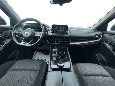 Used 2024 Nissan Rogue SV AWD/4WD image 13