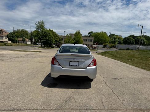 Used 2017 Nissan Versa S Plus FWD image 6