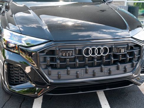 Used 2024 Audi Q8 Prestige w/ Prestige Package AWD/4WD image 5